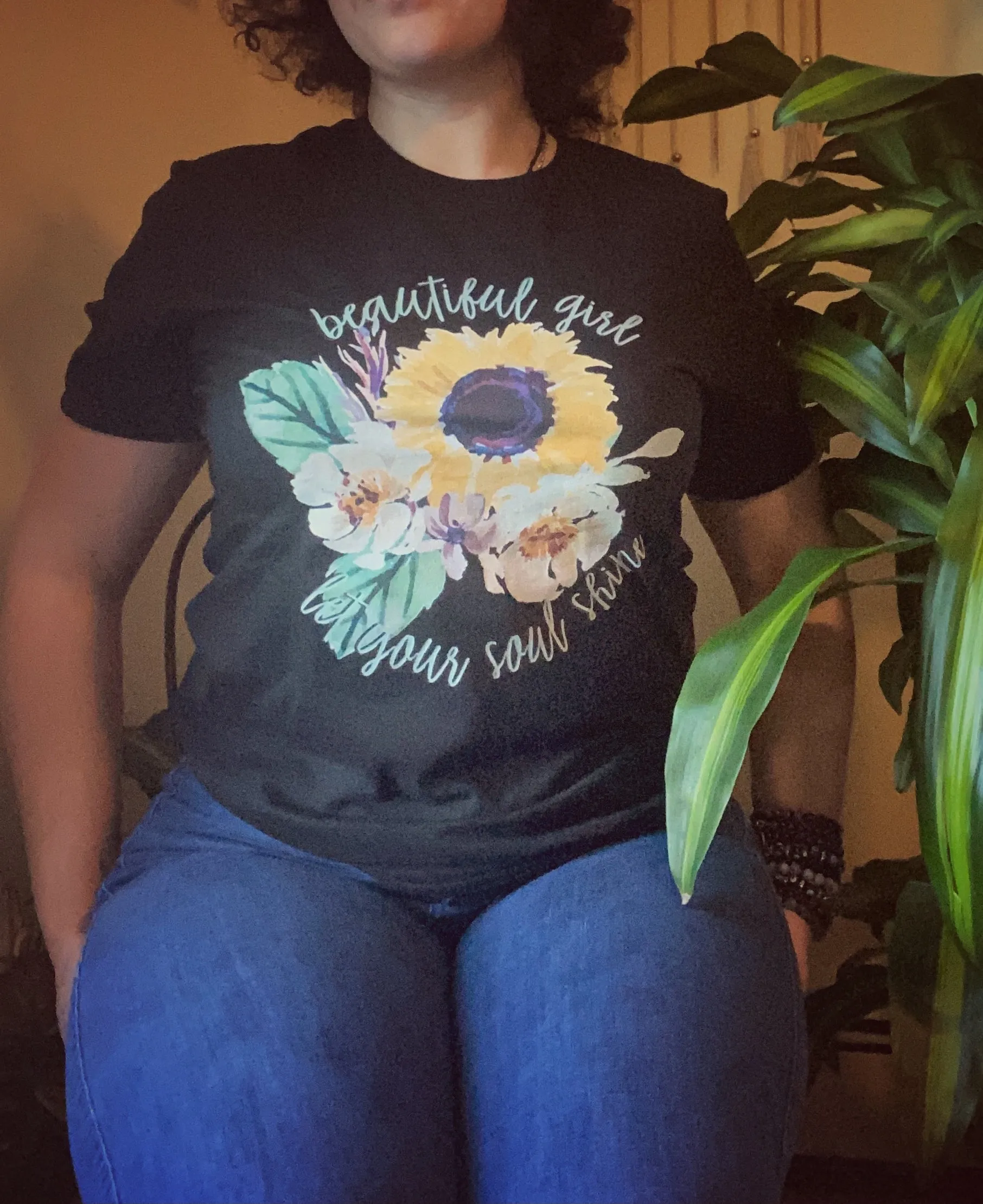 🌻Beautiful Girl Sunflower Graphic Tee (Black)🌻