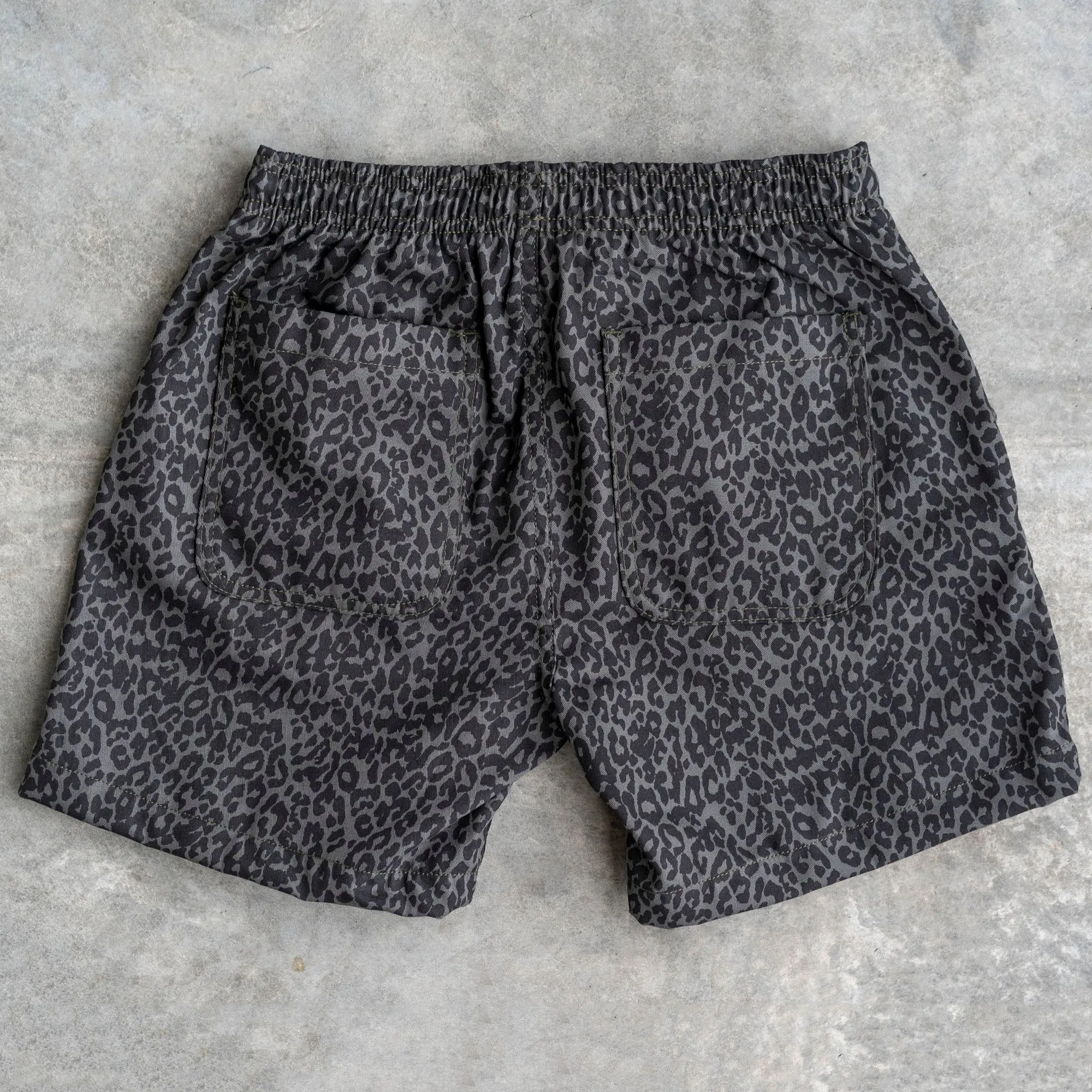 Laidback Short in Graphite Leopard 7oz Twill Sz Small
