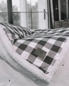 Pinnacle Flannel Sherpa Blanket