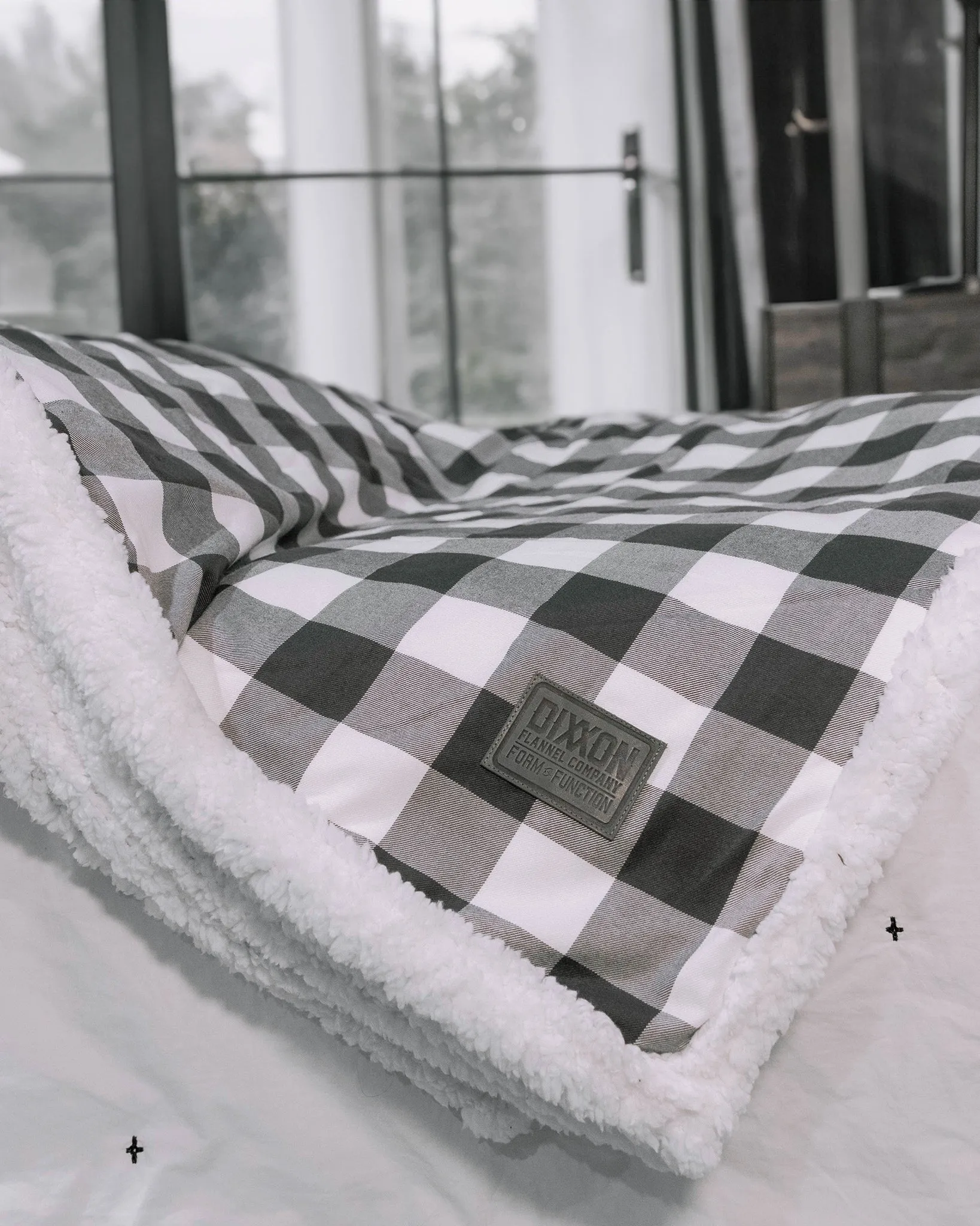 Pinnacle Flannel Sherpa Blanket
