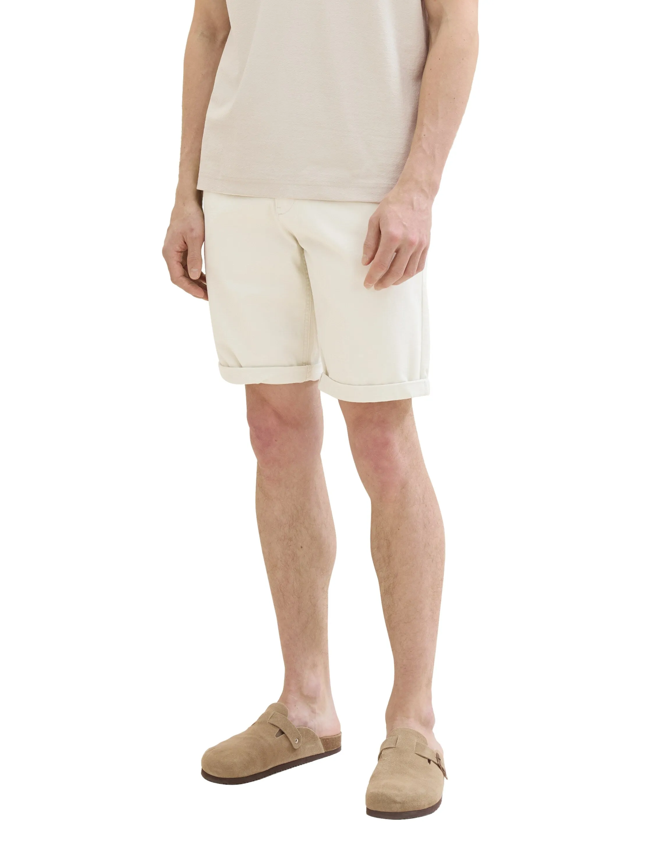 SLIM CHINO SHORTS