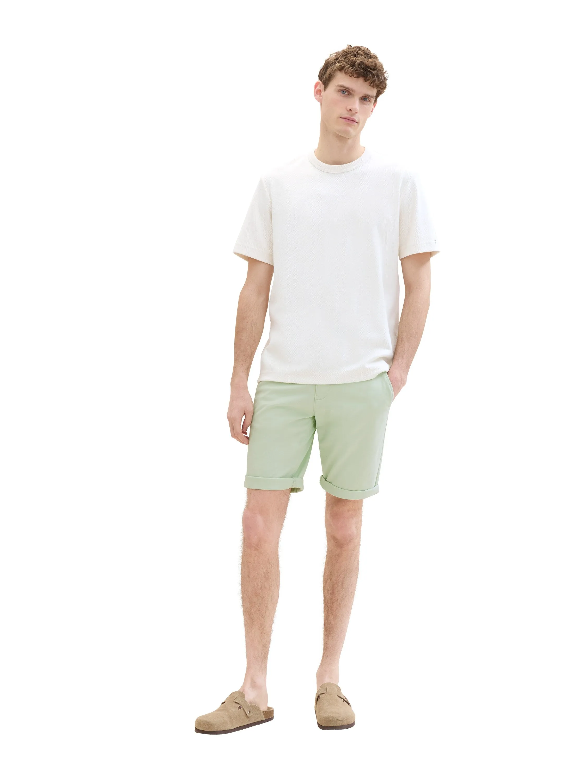 SLIM CHINO SHORTS