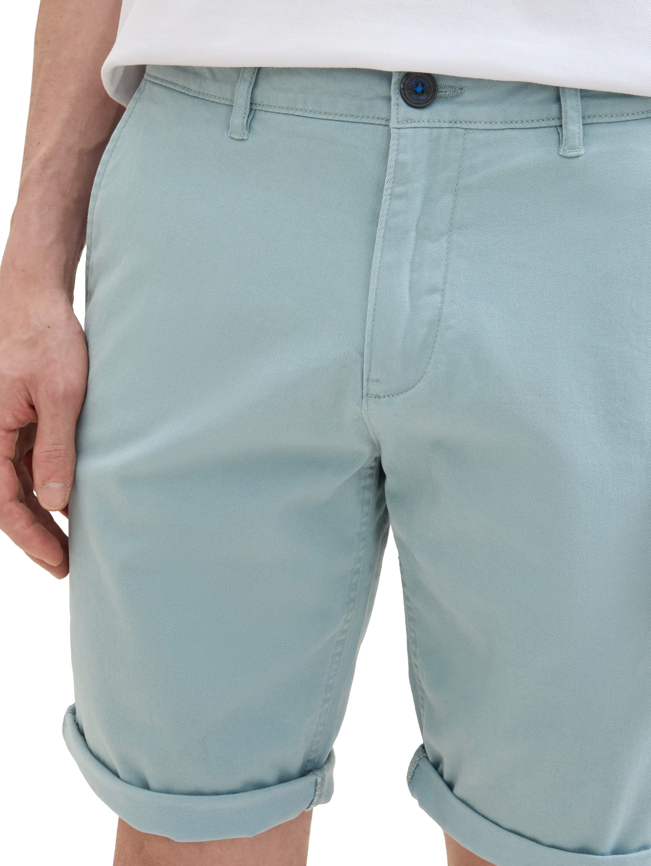 SLIM CHINO SHORTS