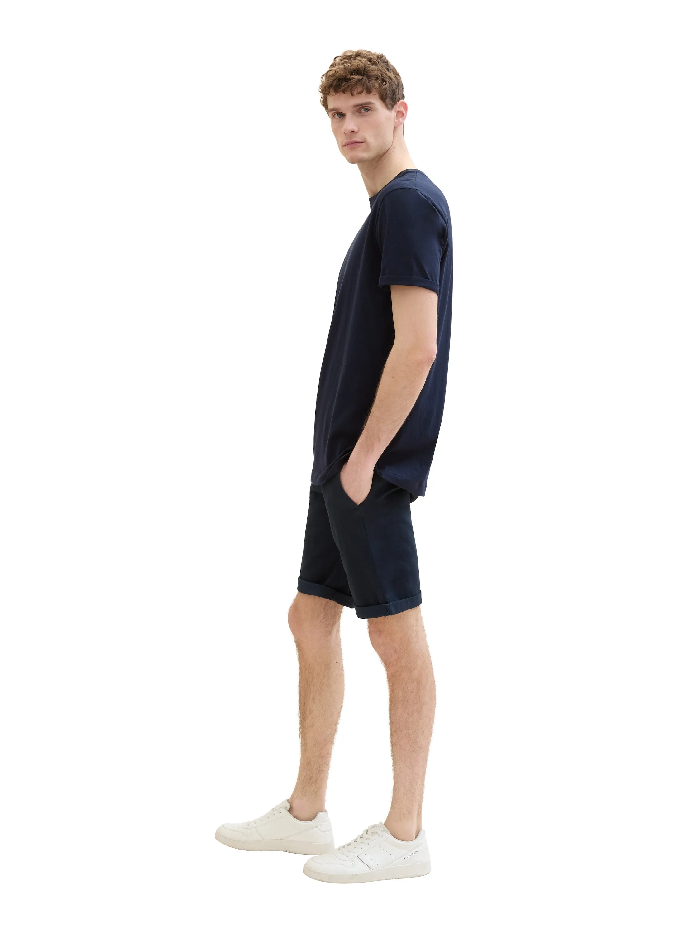 SLIM CHINO SHORTS