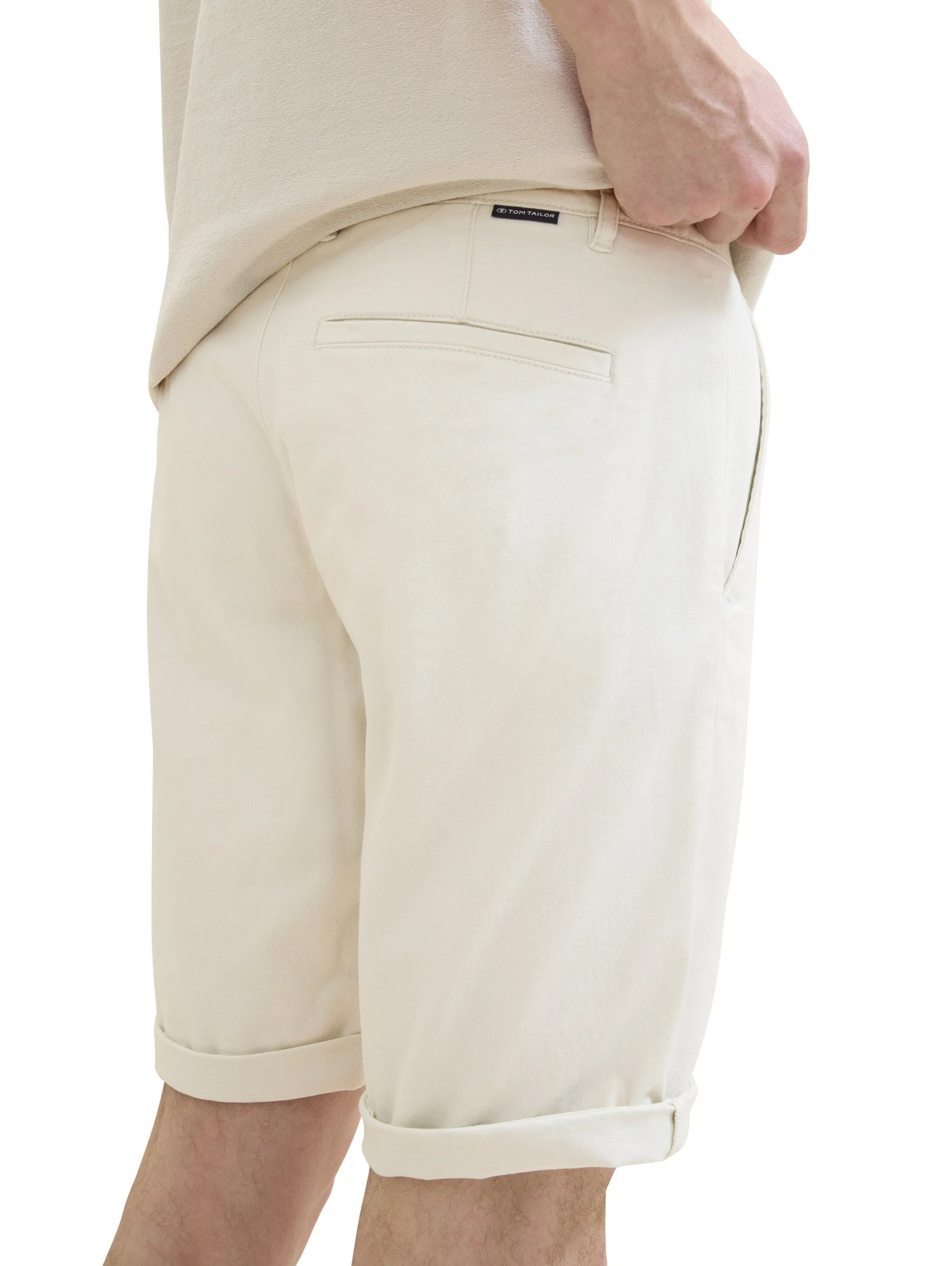 SLIM CHINO SHORTS