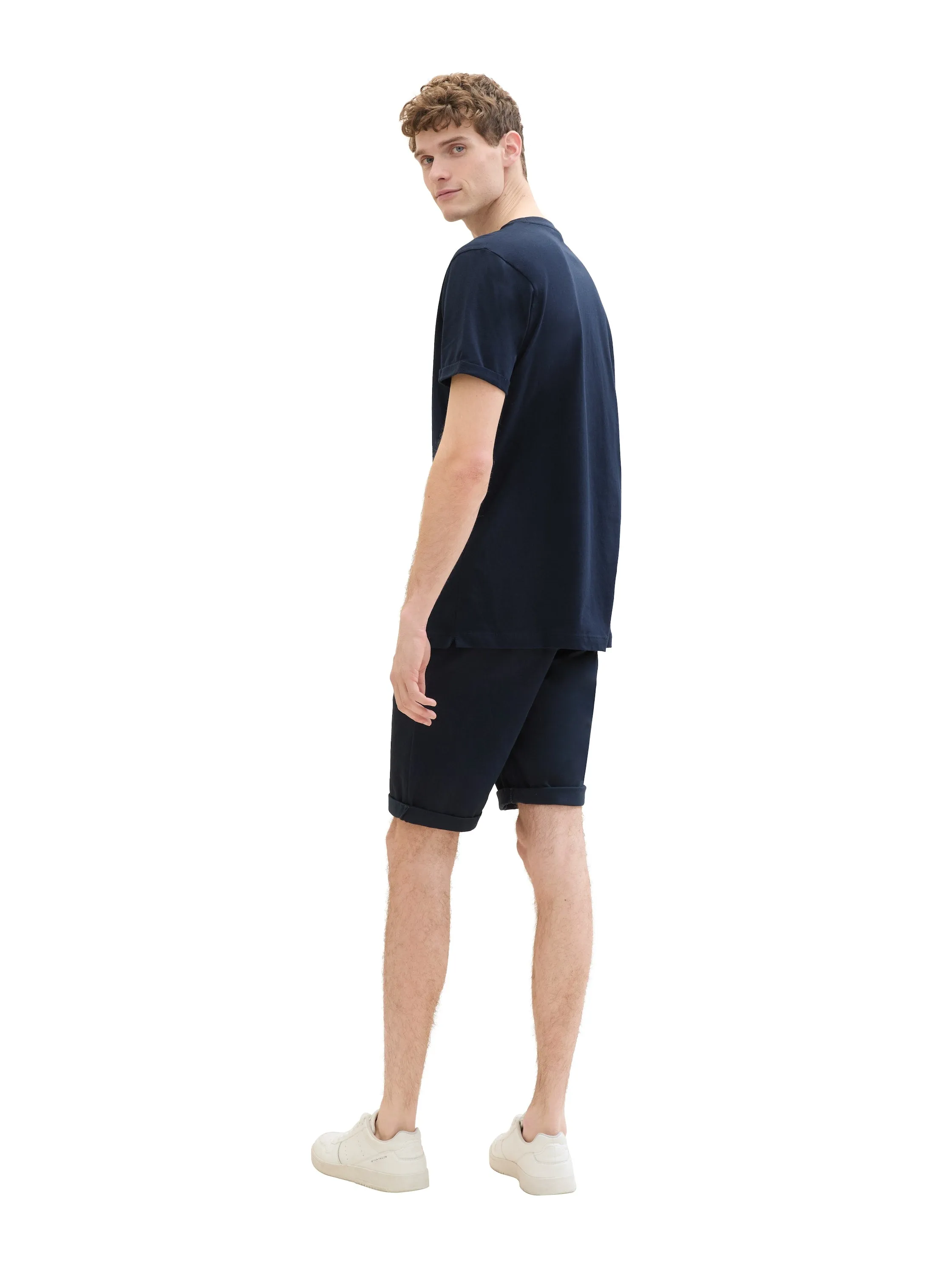 SLIM CHINO SHORTS