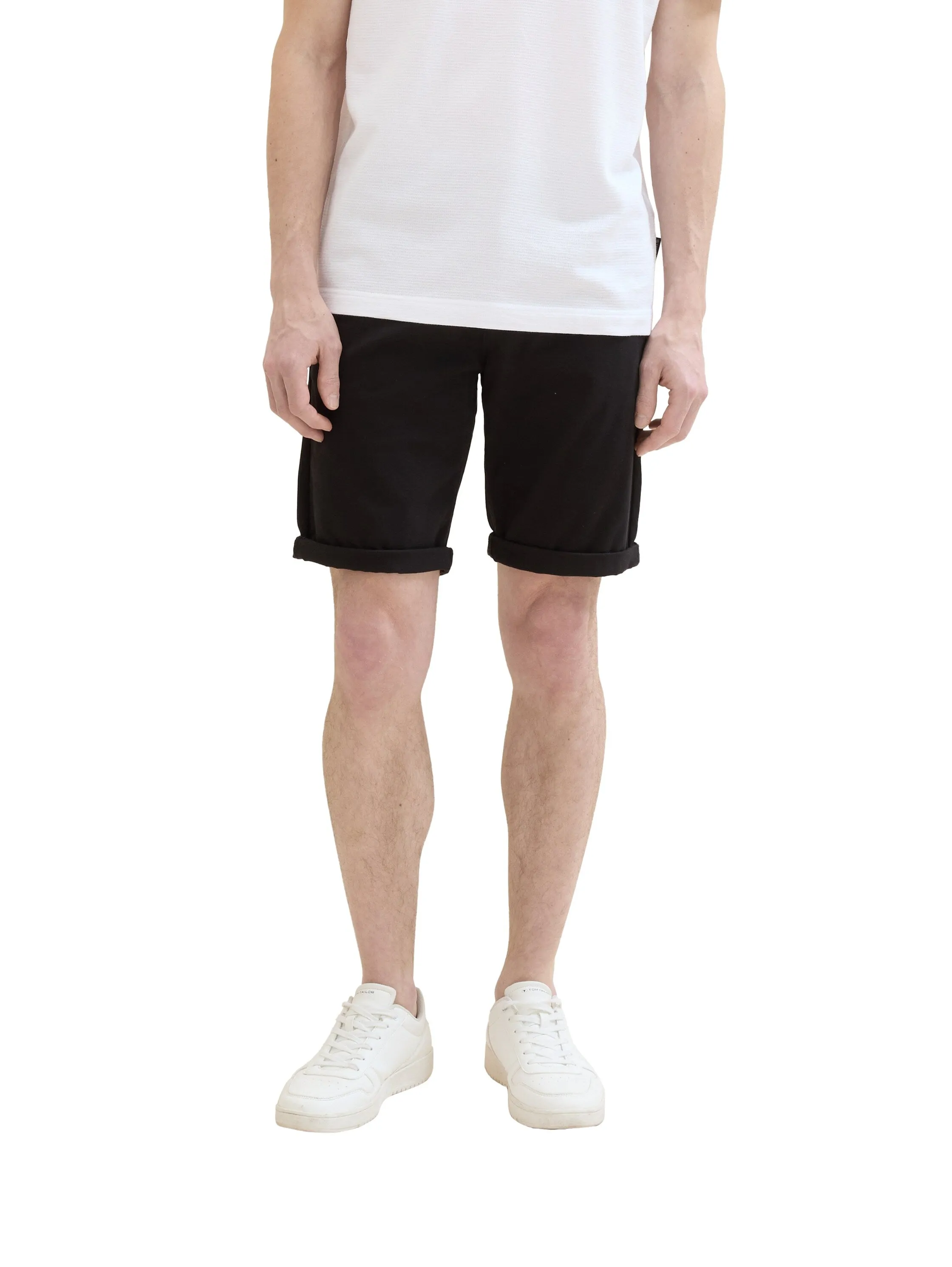 SLIM CHINO SHORTS