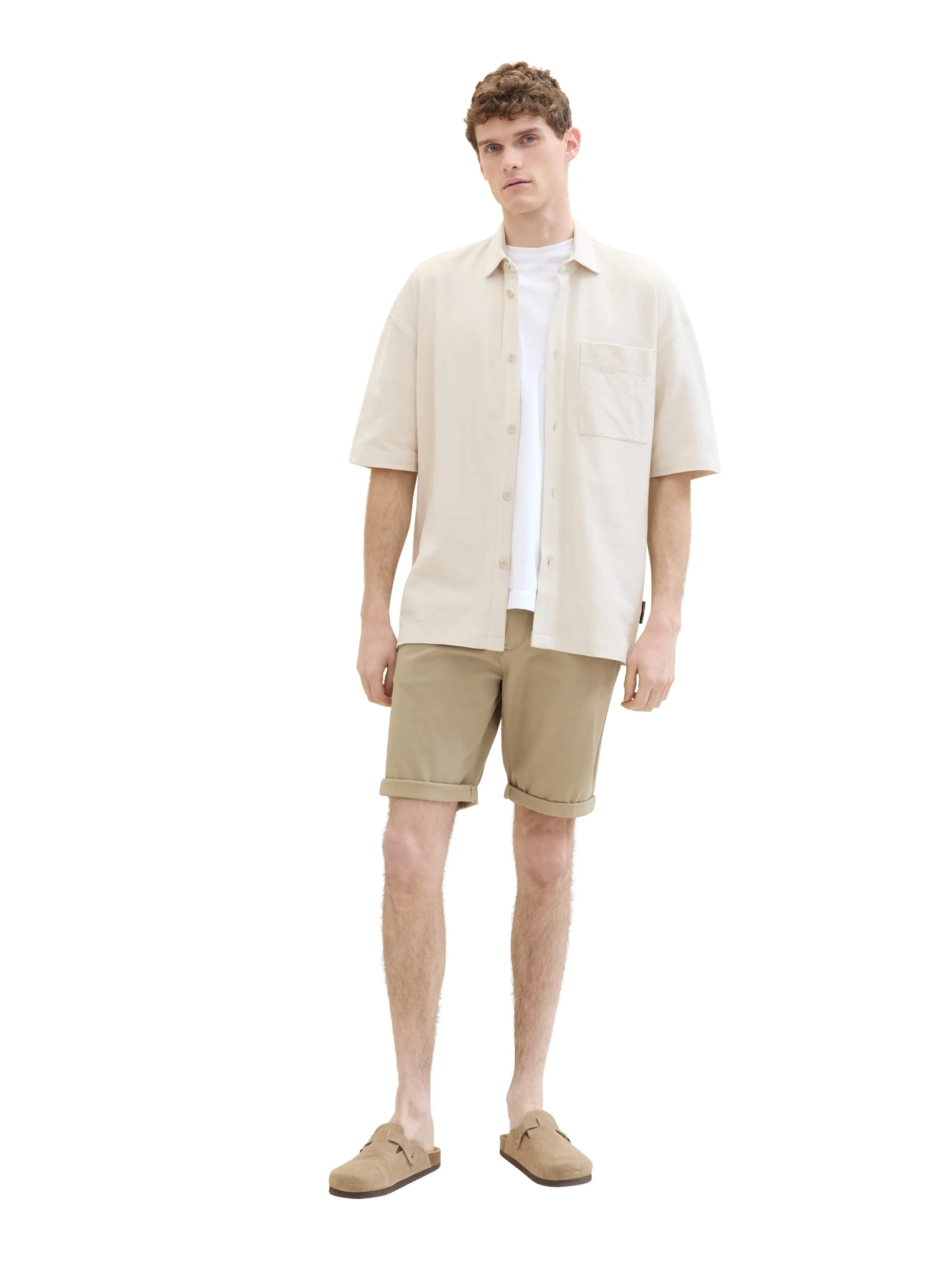 SLIM CHINO SHORTS