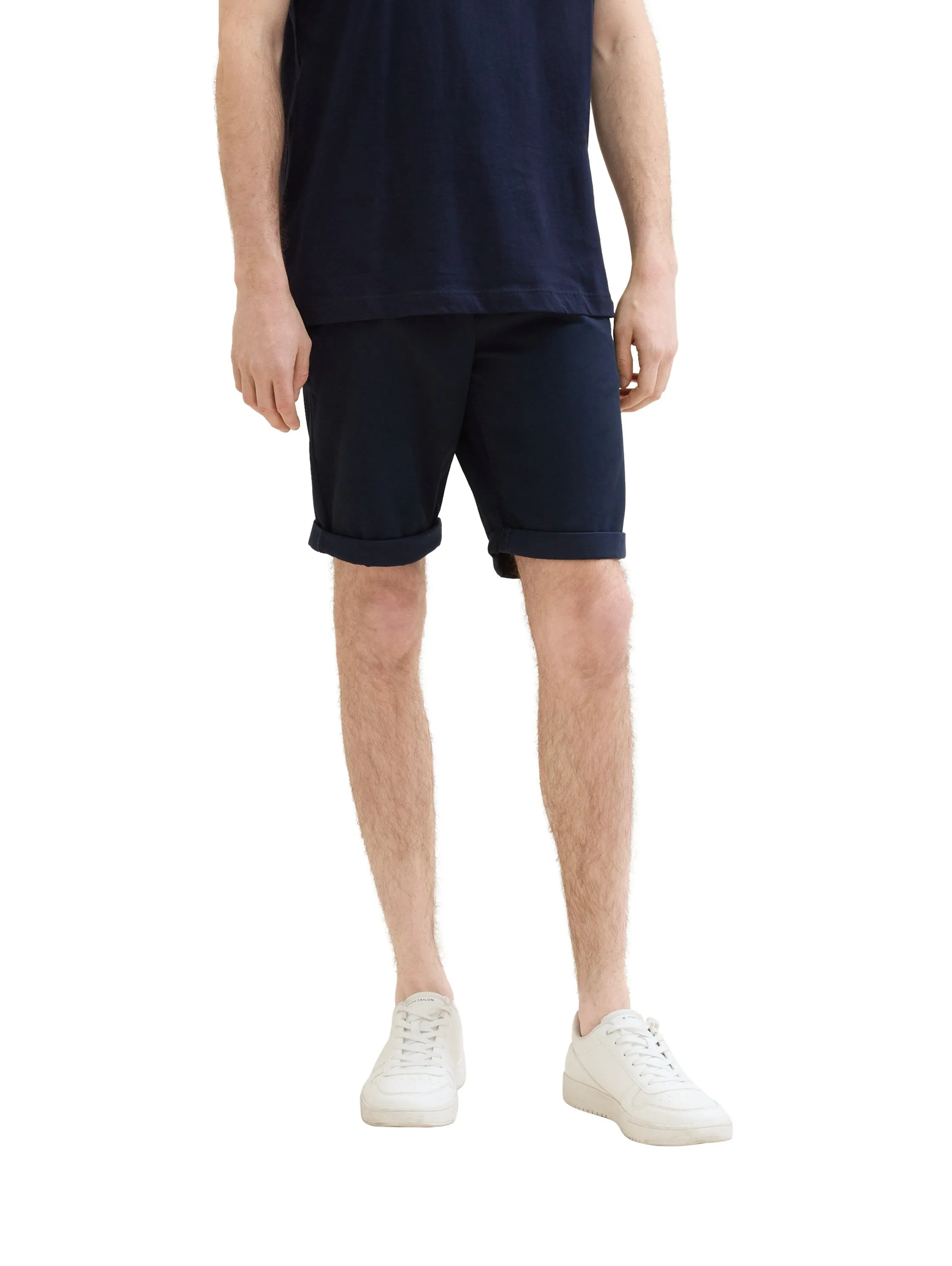SLIM CHINO SHORTS