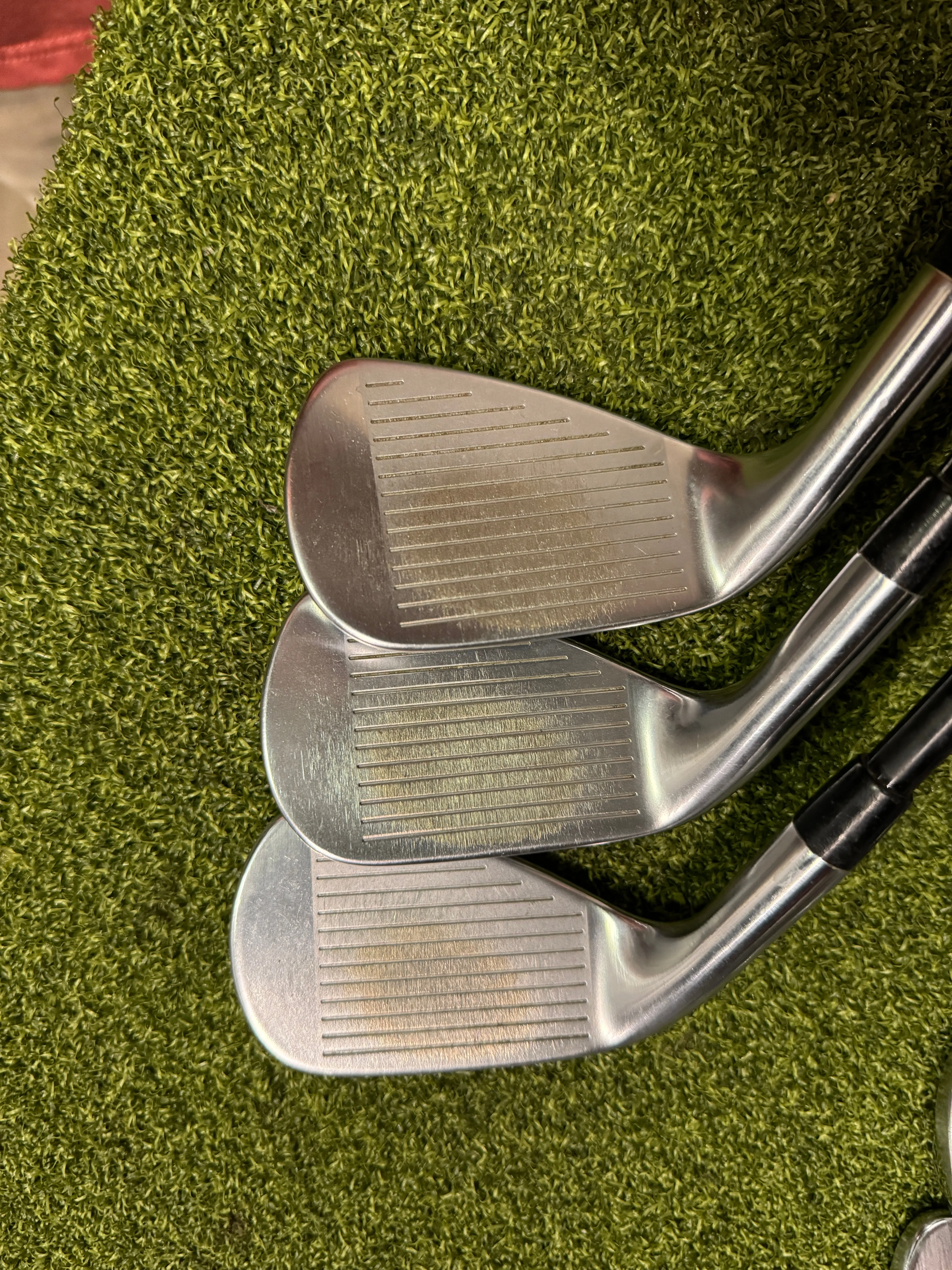 Titlesit T200 5-PW & 48* Iron Set, Accra i60 Senior Flex, RH