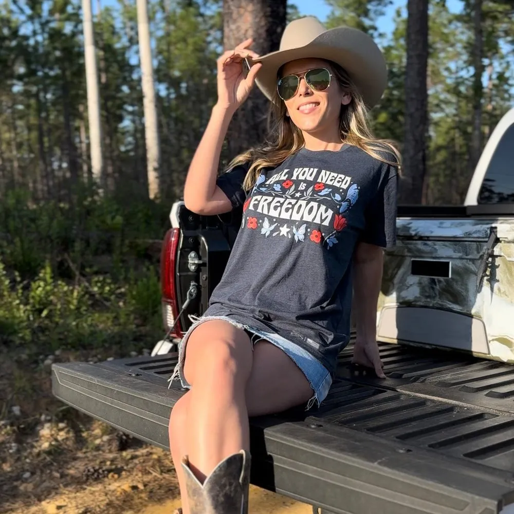 Women's Freedom Boyfriend Fit T-Shirt - Midnight Navy
